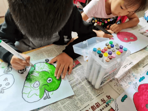 南宫28趣味游戏、手工DIY、画画来儿童之家过快乐暑假！(图3)